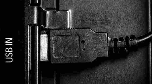 ۵ کاربرد پورت USB تلویزیون